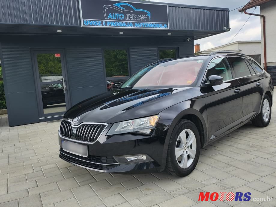 2019' Skoda Superb Combi photo #1