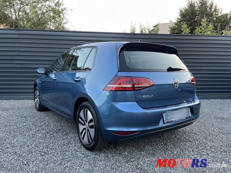 2015' Volkswagen Golf VII E-Golf photo #3