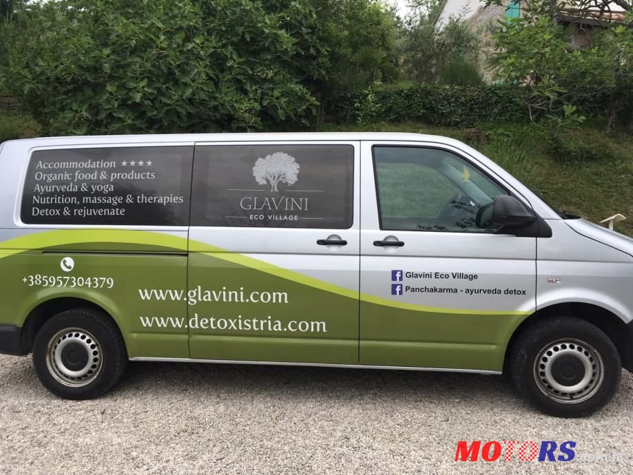 2014' Volkswagen Transporter photo #3