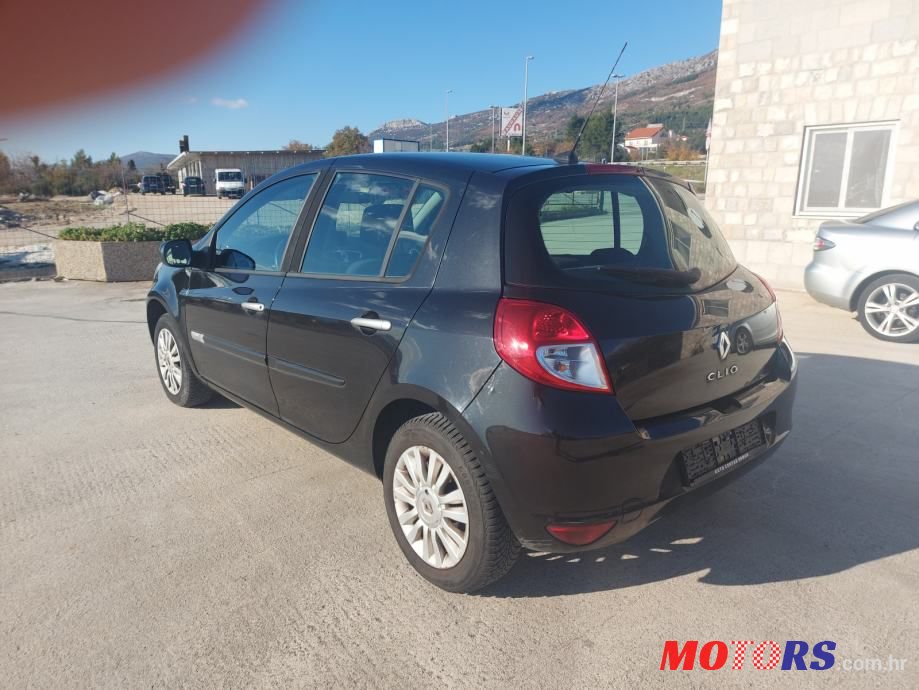 2011' Renault Clio 1,2 16V photo #2
