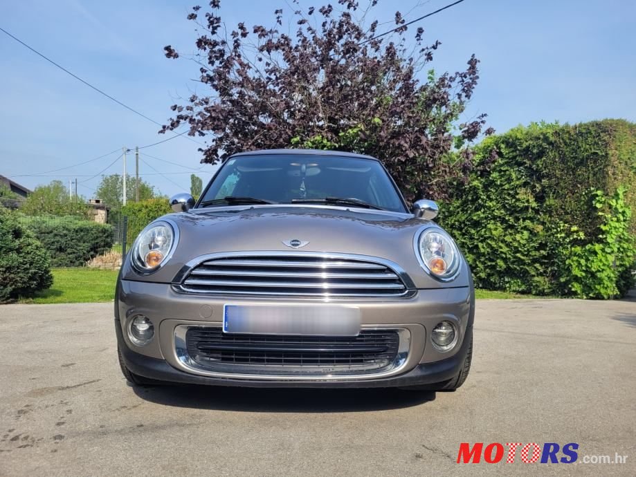 2013' MINI Cooper Cooper photo #2