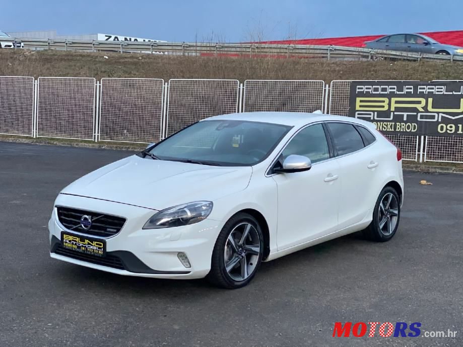 2013' Volvo V40 D2 photo #1