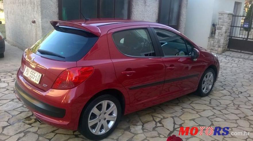 2007' Peugeot 207 Sport photo #1