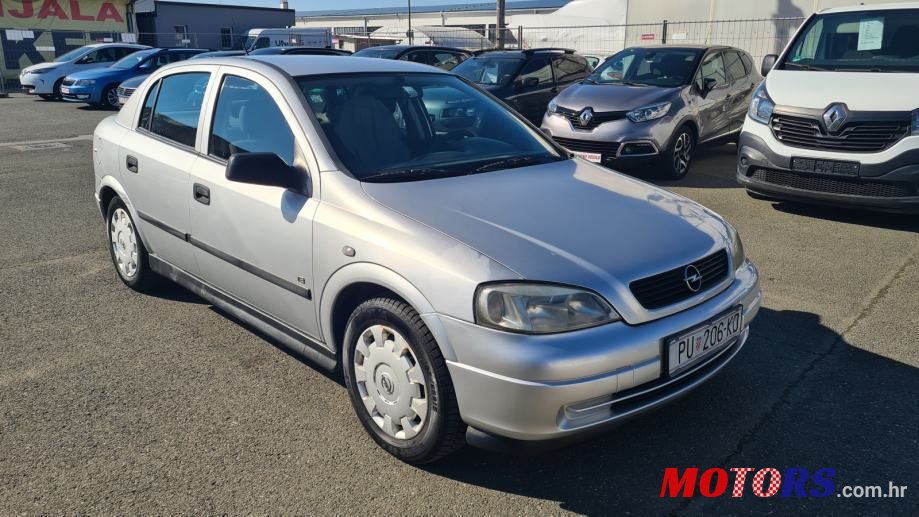 2006' Opel Astra photo #3