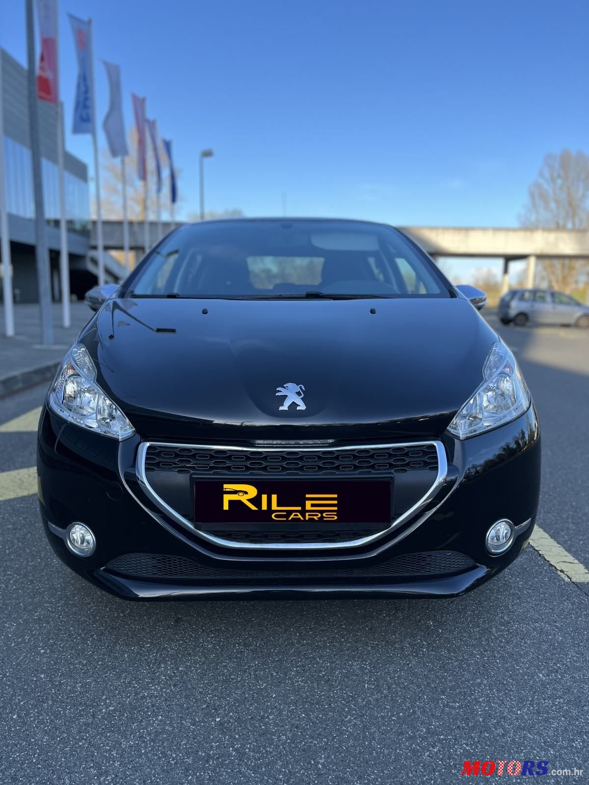 2015' Peugeot 208 1,2 photo #1