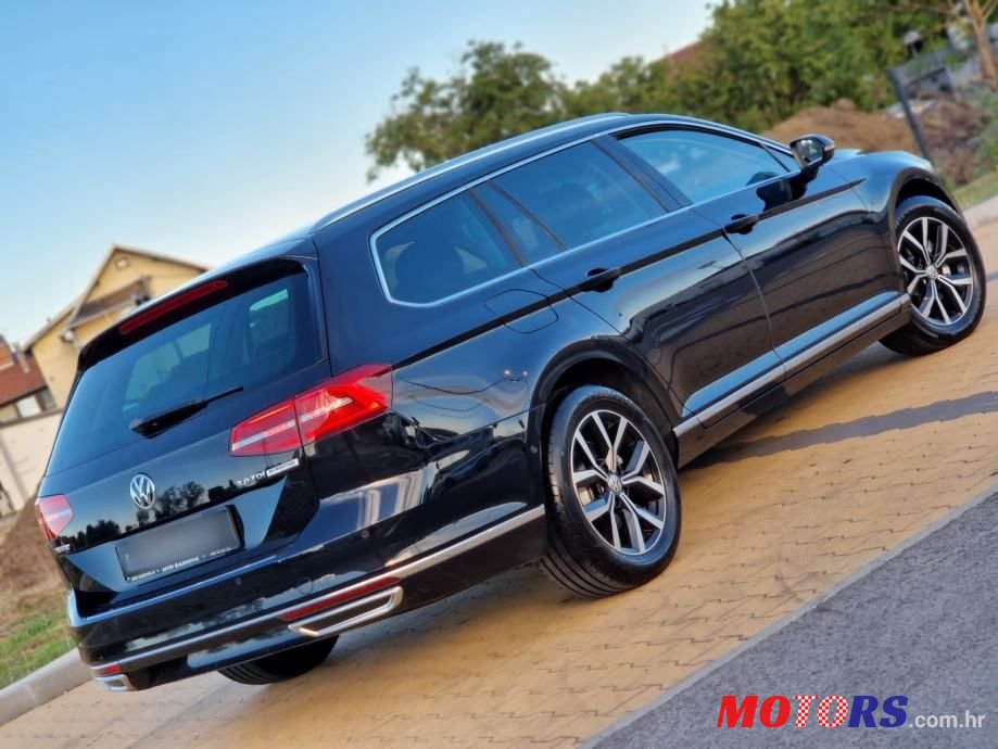 2015' Volkswagen Passat photo #4