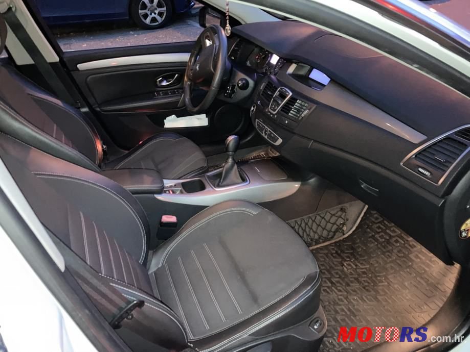 2011' Renault Laguna 1,5 Dci photo #2