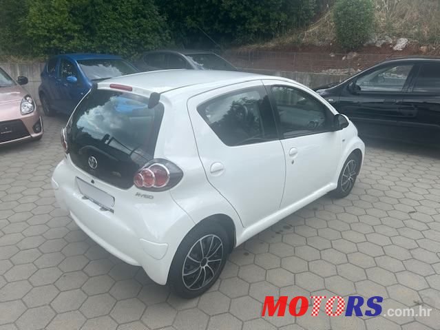 2013' Toyota Aygo 1,0 Vvt-I Cool photo #2