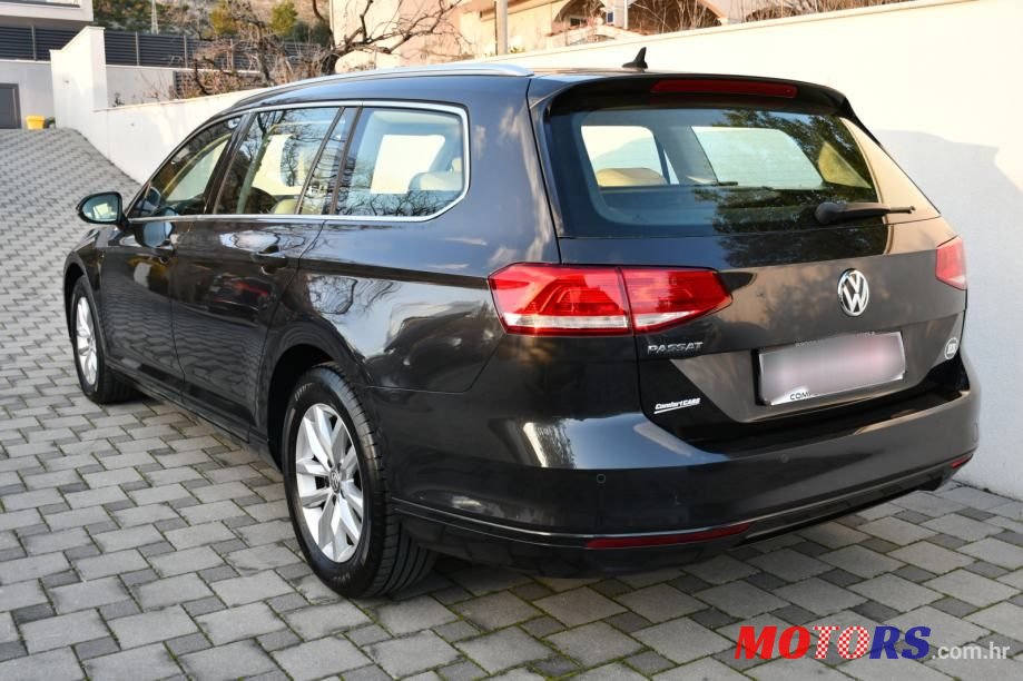 2019' Volkswagen Passat Variant photo #4