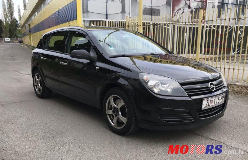 2005' Opel Astra 1,9 Cdti photo #3