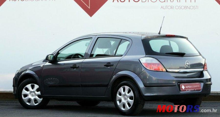 2005' Opel Astra 1,6 photo #1