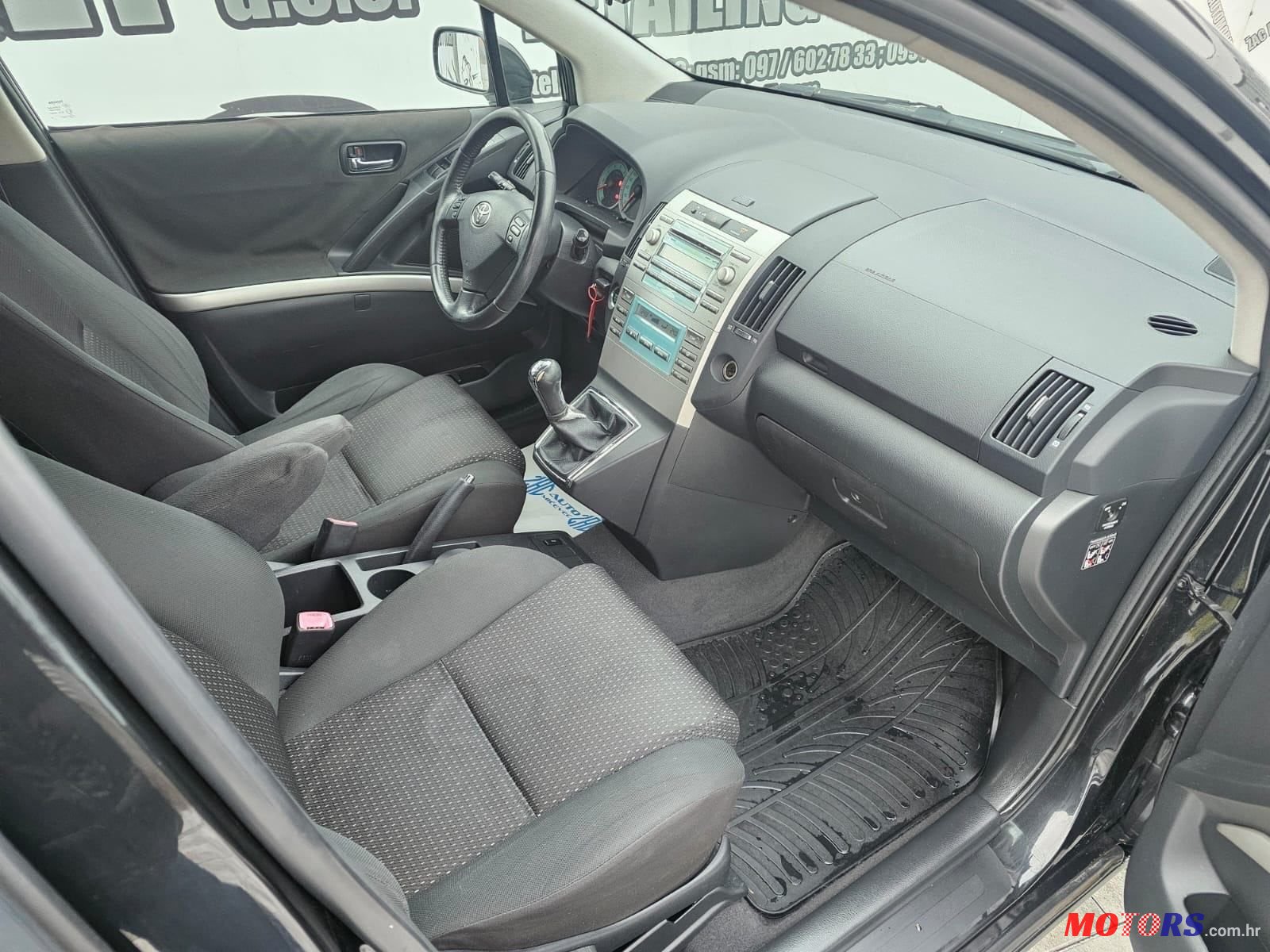 2008' Toyota Corolla Verso 2,2 D-4D Sport photo #3