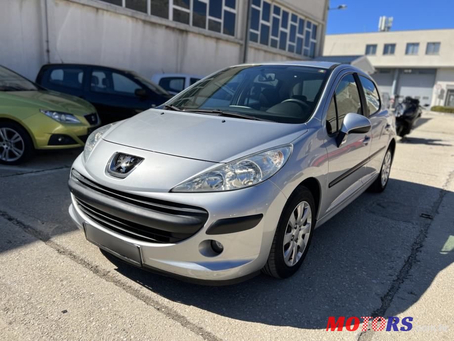 2007' Peugeot 207 1,4 16V photo #1