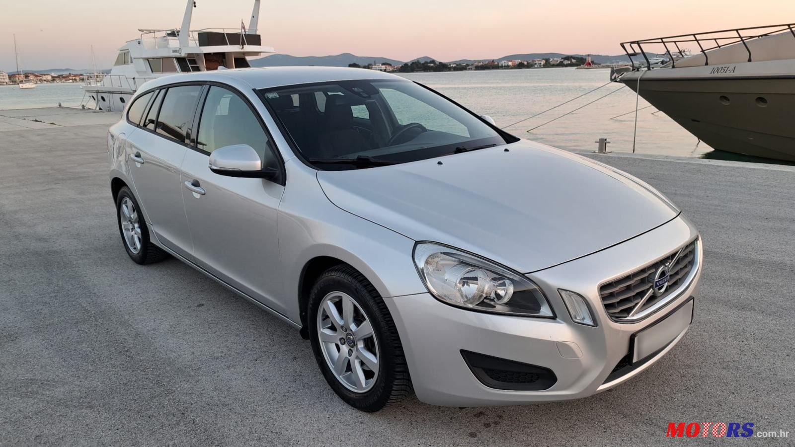 2013' Volvo V60 D2 photo #1