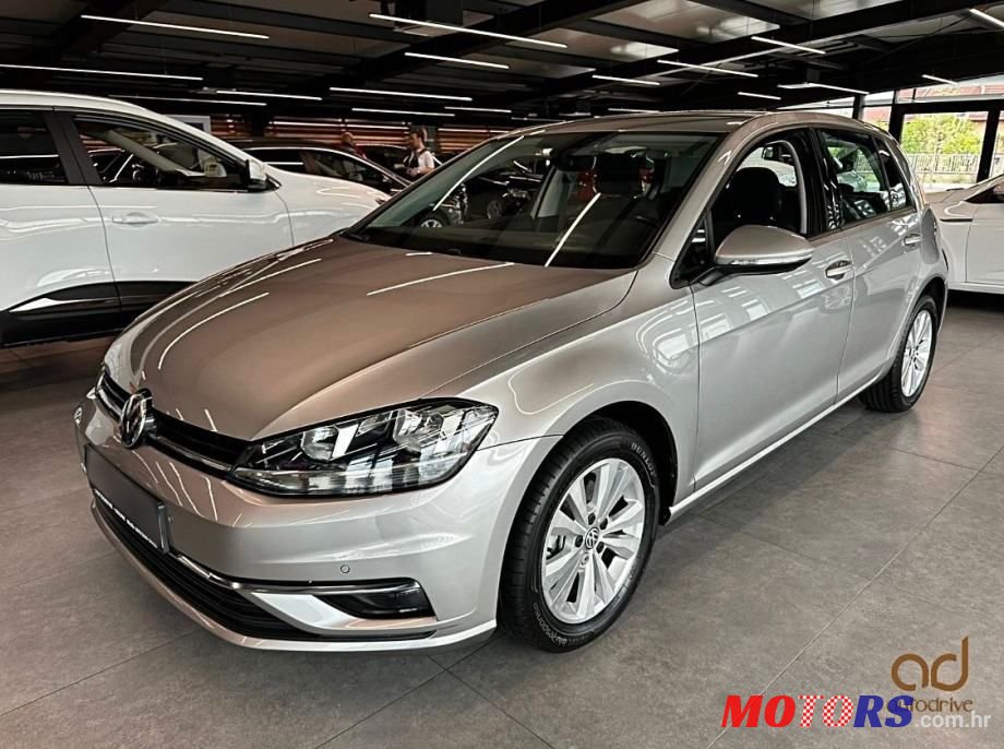 2019' Volkswagen Golf 7 1,6 Tdi photo #1