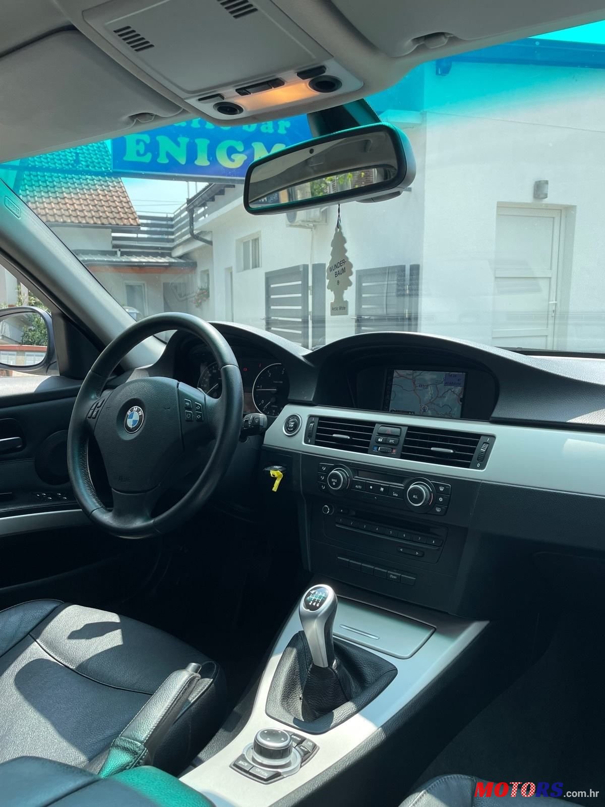 2010' BMW Serija 3 318D photo #4