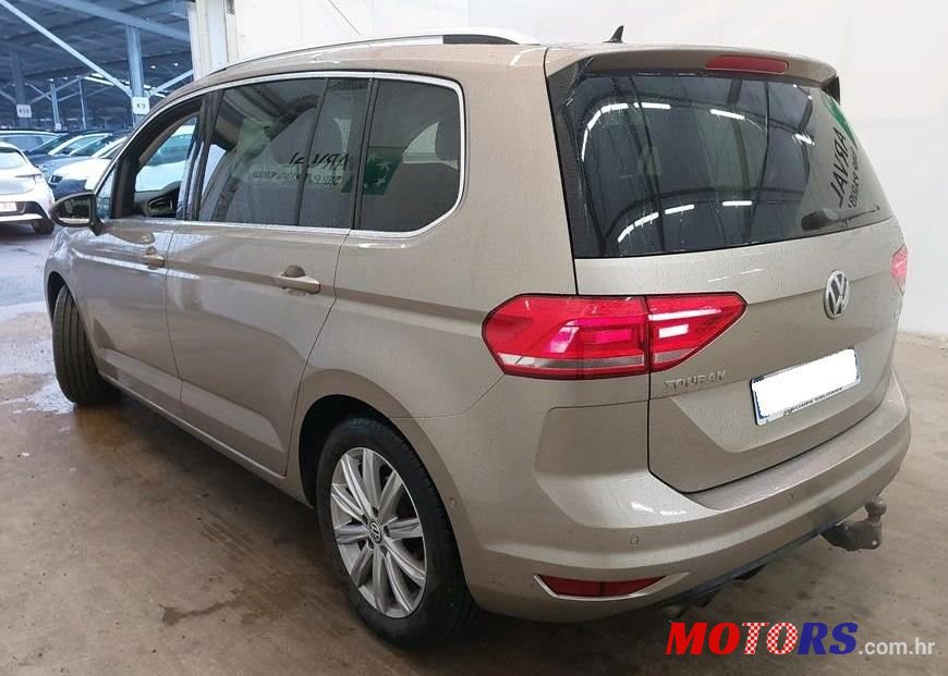 2016' Volkswagen Touran 2,0 Tdi Bmt photo #3