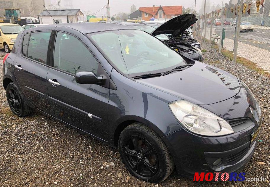 2007' Renault Clio 1,5 Dci photo #1