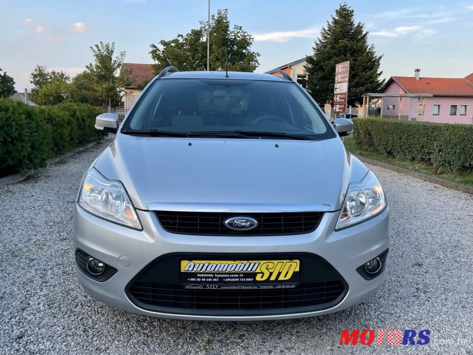 2010' Ford Focus Karavan photo #3