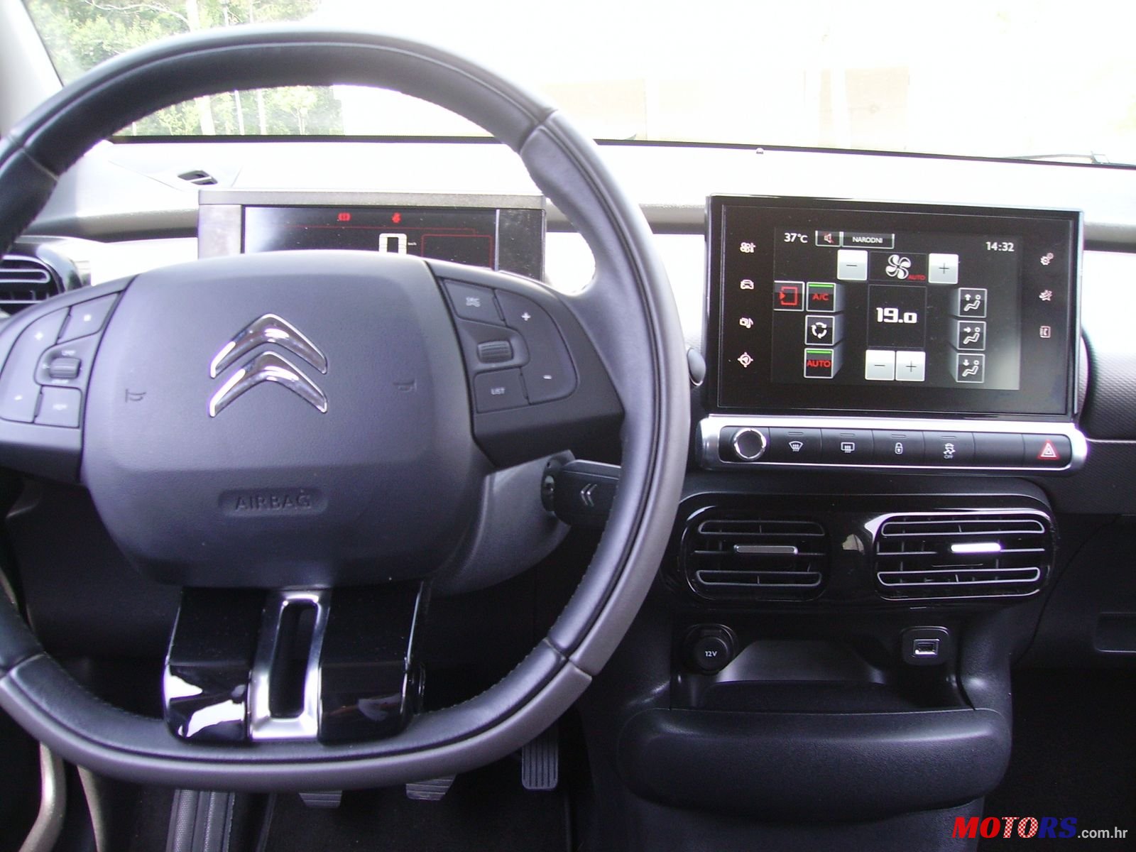 2016' Citroen C4 Cactus 1.2 turbo 110 KS photo #6