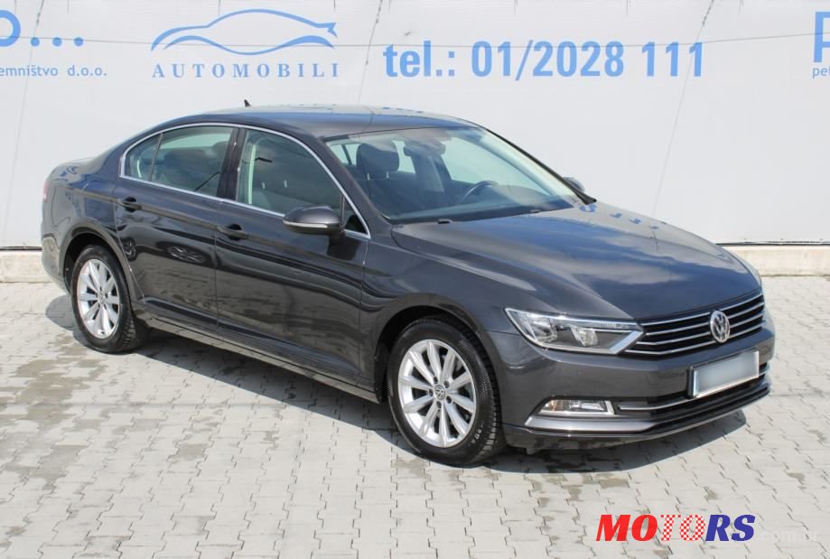 2017' Volkswagen Passat photo #3