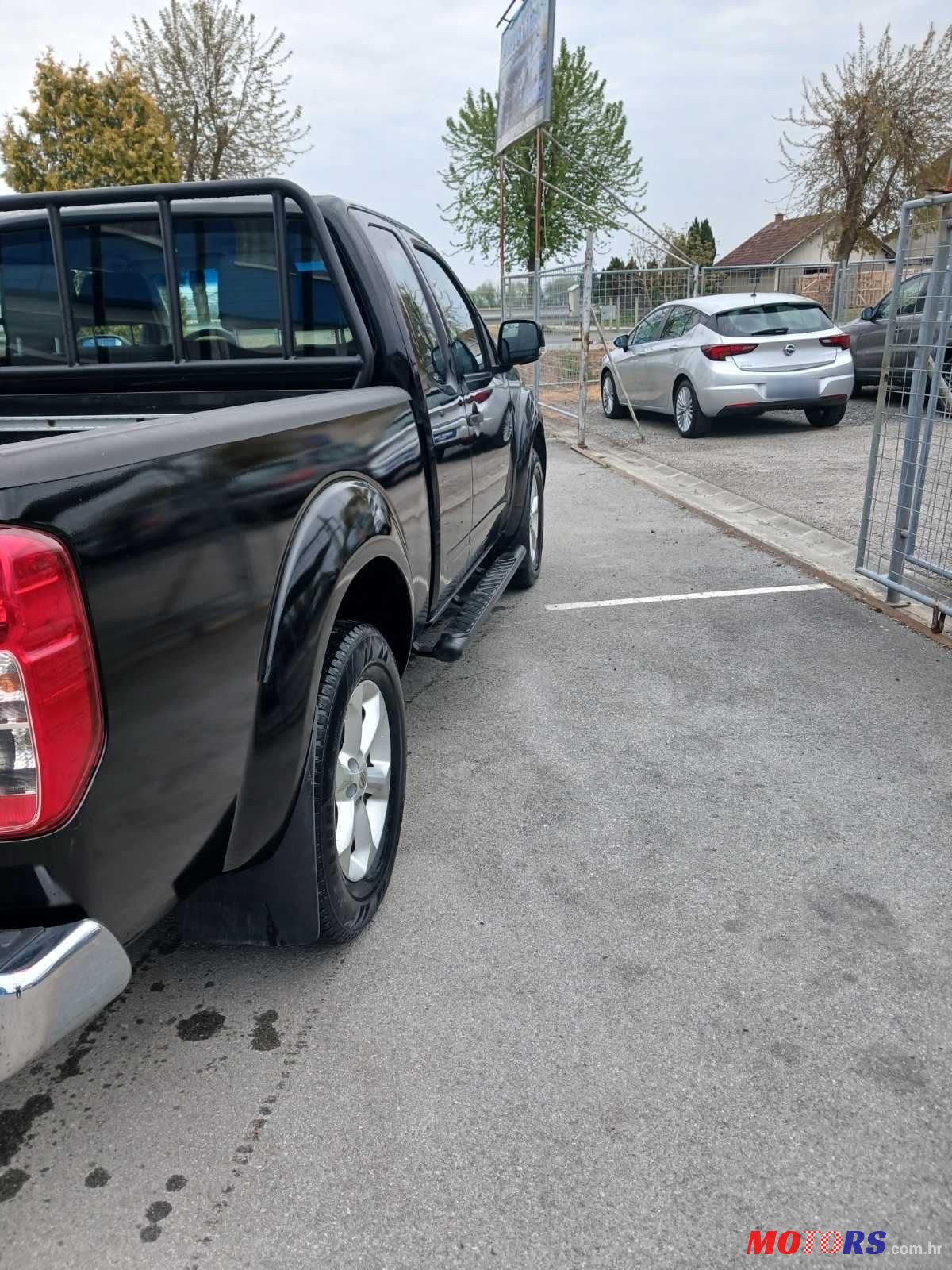 2011' Nissan Navara 2.5 D photo #3