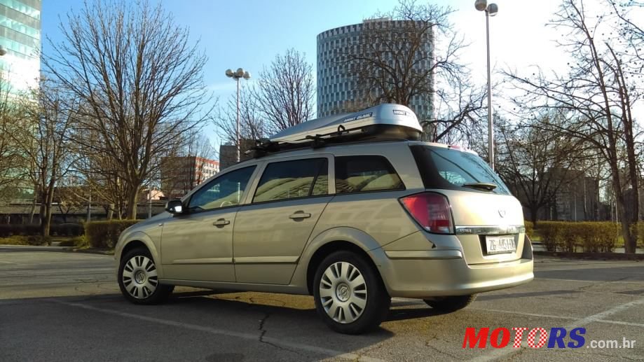 2007' Opel Astra Karavan photo #2