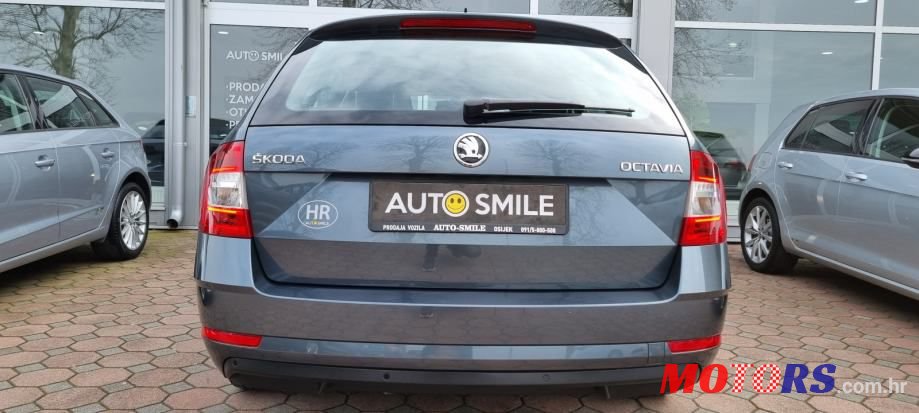 2019' Skoda Octavia Combi photo #2