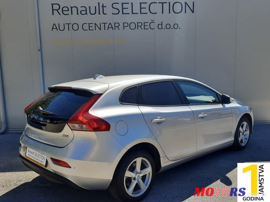 2017' Volvo V40 D2 Kinetic photo #3