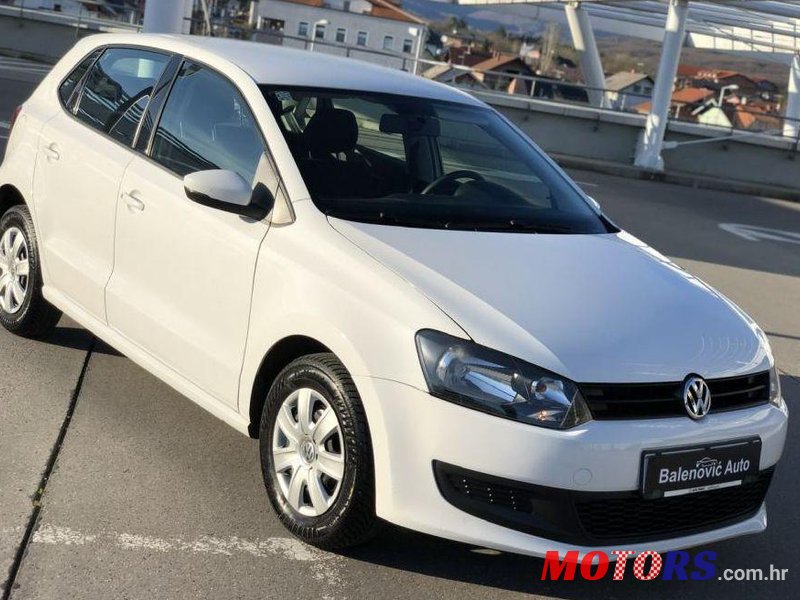 2014' Volkswagen Polo photo #2