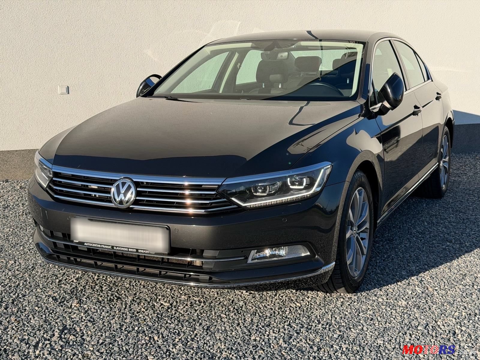 2017' Volkswagen Passat photo #1