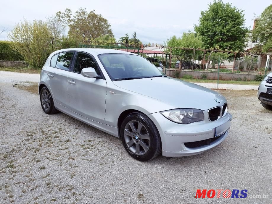 2011' BMW Serija 2 118 D photo #1