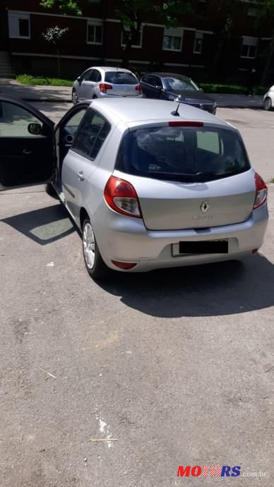 2011' Renault Clio 1,5 Dci photo #5