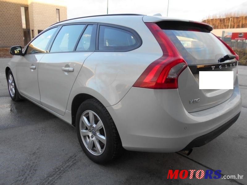 2011' Volvo V60 Drive photo #3