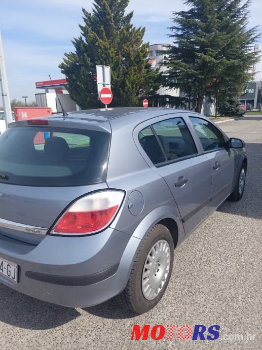 2005' Opel Astra photo #5