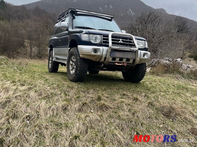 1998' Mitsubishi Pajero 3,5 V6-24V Gls photo #6