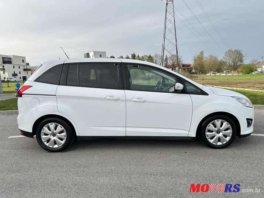 2015' Ford Grand C-MAX photo #4