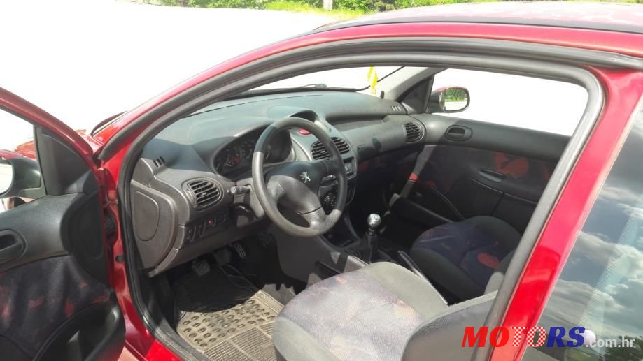 2000' Peugeot 206 photo #4
