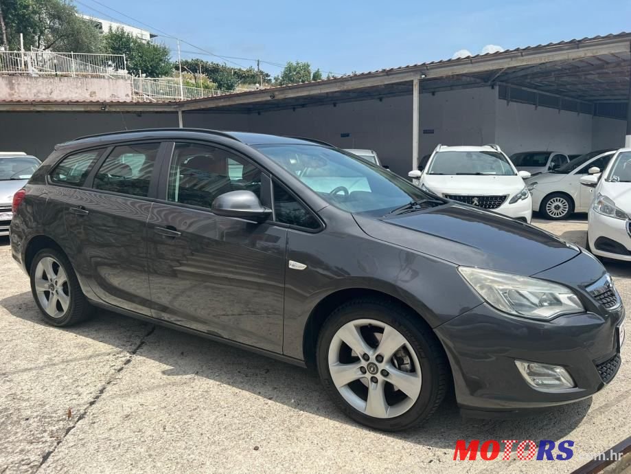 2012' Opel Astra 1,7 Cdti photo #5