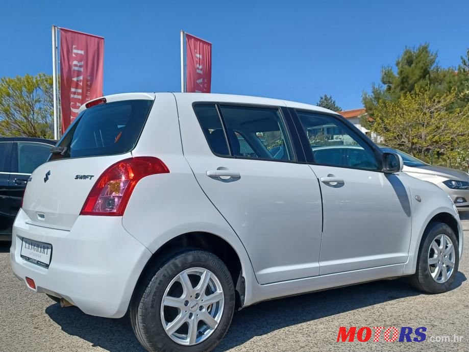 2010' Suzuki Swift 1,3 Glx photo #3