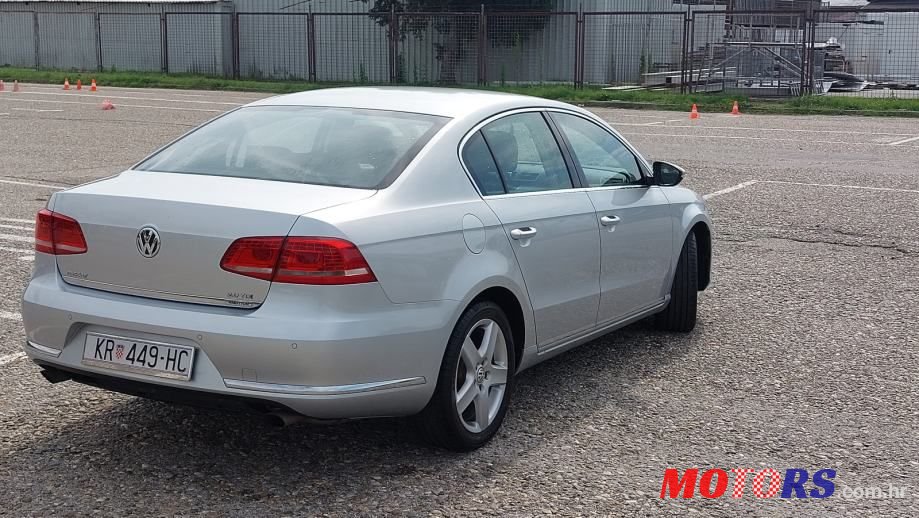 2013' Volkswagen Passat photo #2