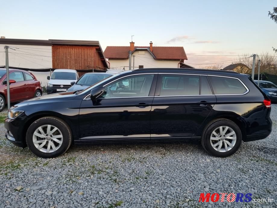 2019' Volkswagen Passat Variant photo #2