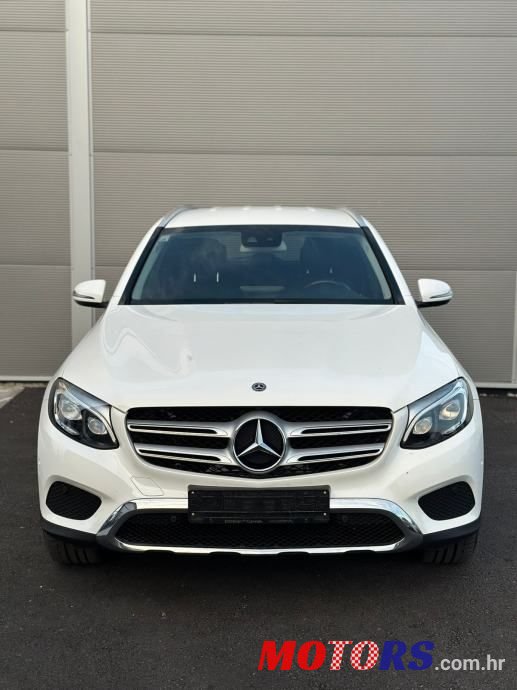 2018' Mercedes-Benz GLC 220 D photo #3