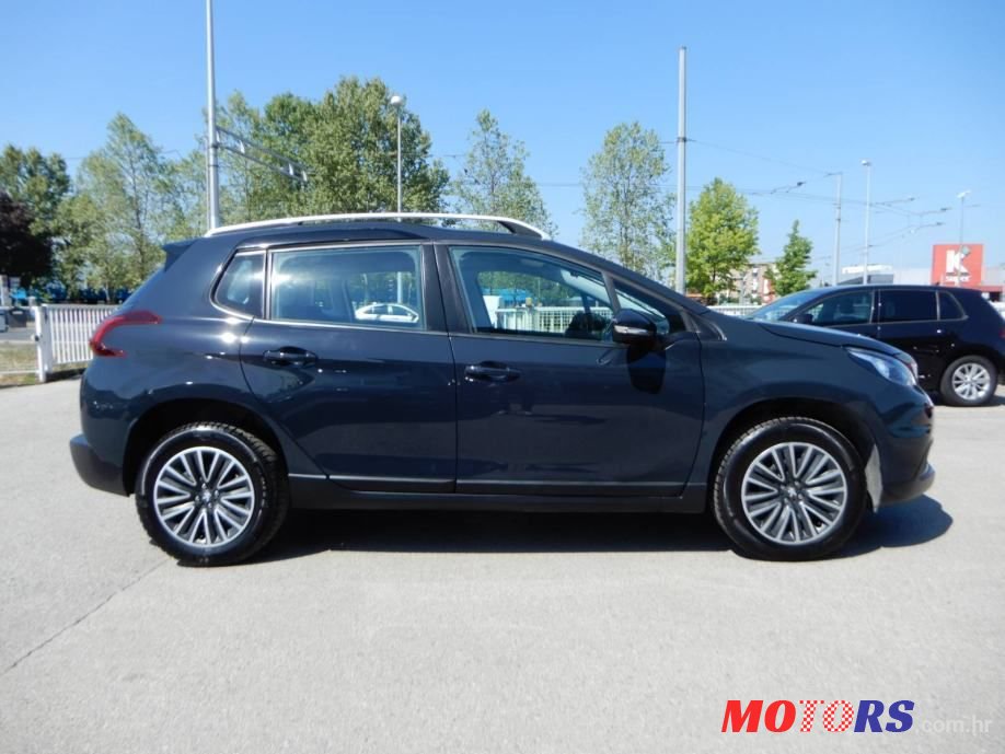 2019' Peugeot 2008 photo #2