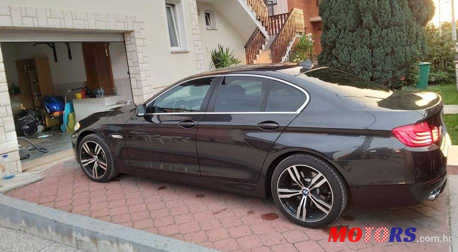 2012' BMW Serija 5 520D photo #1