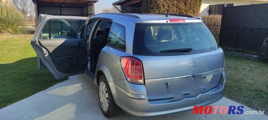 2008' Opel Astra 1,6 photo #3