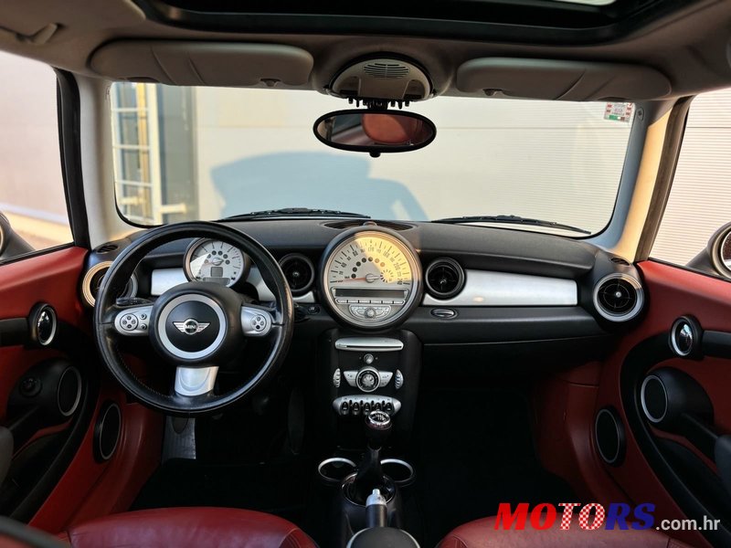 2007' MINI Cooper Cooper D photo #6