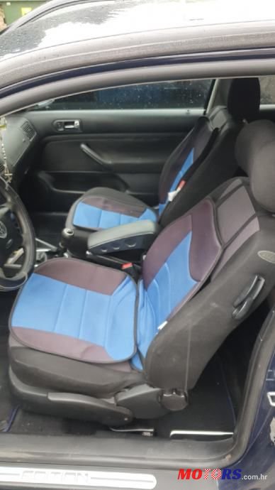 2001' Volkswagen Golf 4 1,9 Tdi photo #3