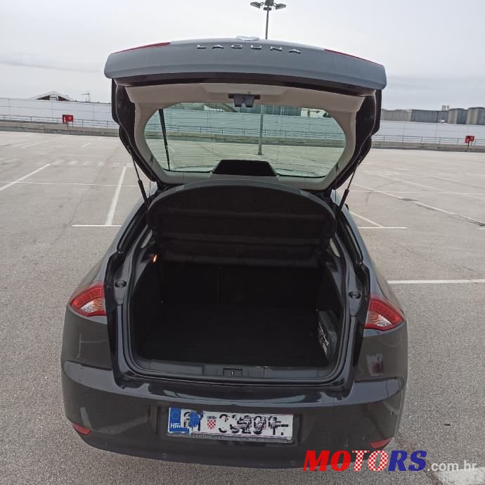 2012' Renault Laguna photo #2