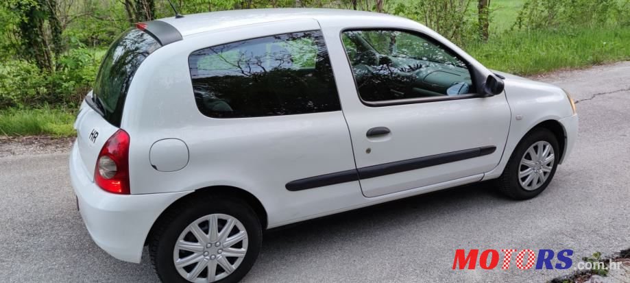2008' Renault Clio 1,5 Dci photo #5